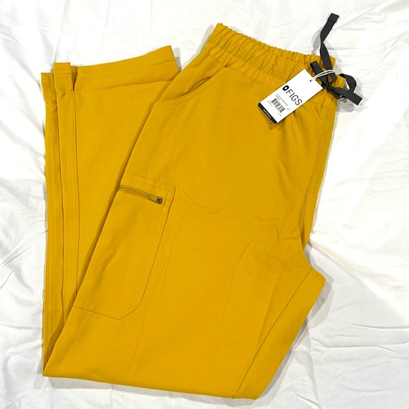 FIGS Yola High-Waisted Scrub Pant in Gold. Color & Style No Longer Available. - Picture 5 of 5